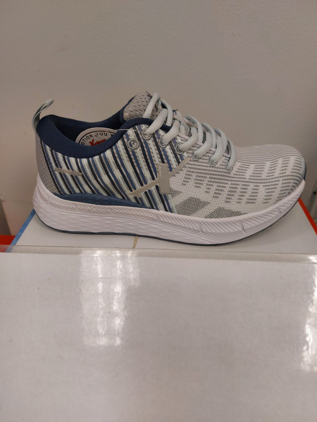 Xelero Steadfast Womens