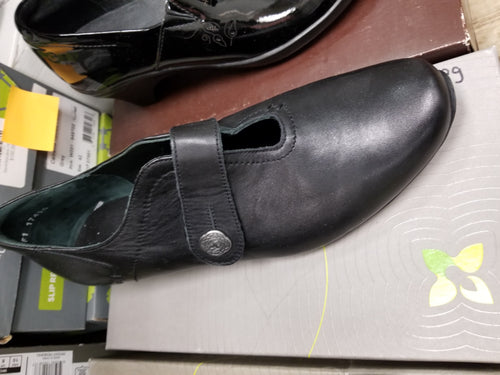 Ziera Carr Shoe