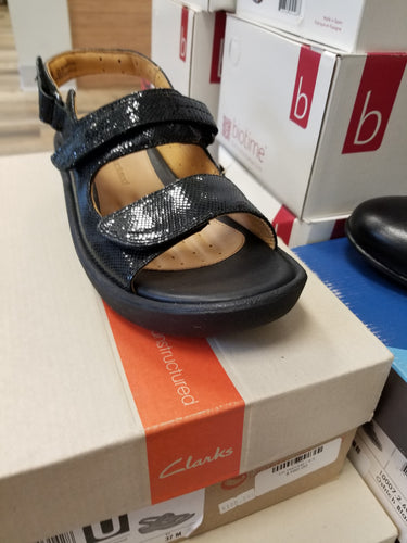 CLARKS Un Harvest sandal