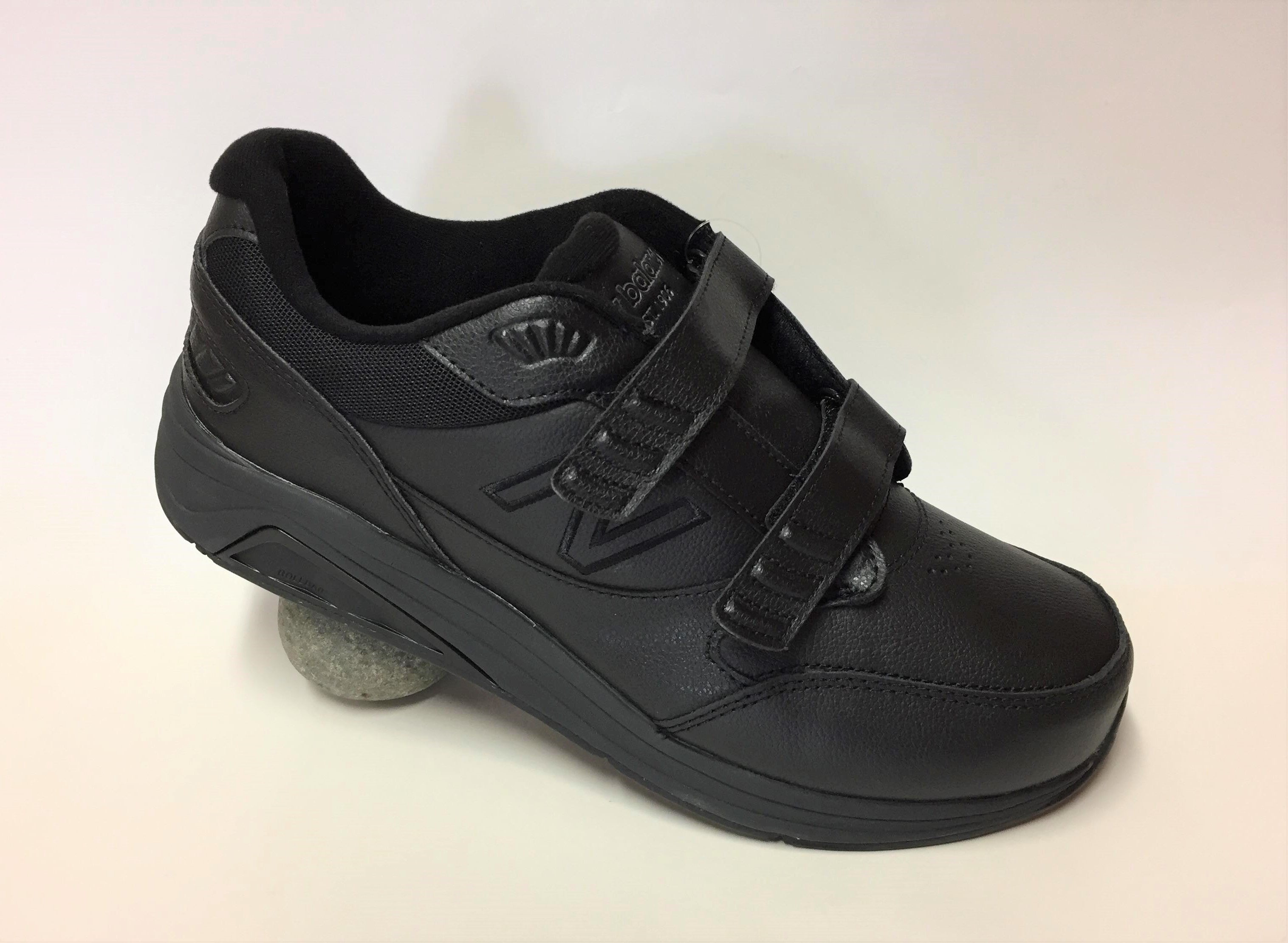 Nb clearance cycling shoes